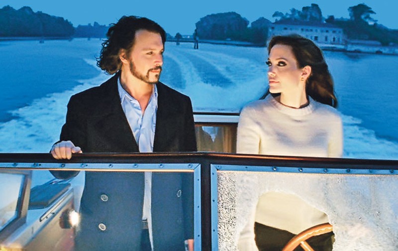 Angelina Jolie, către Johnny Depp: «Nu te însura! Iubita ta vrea doar faimă»