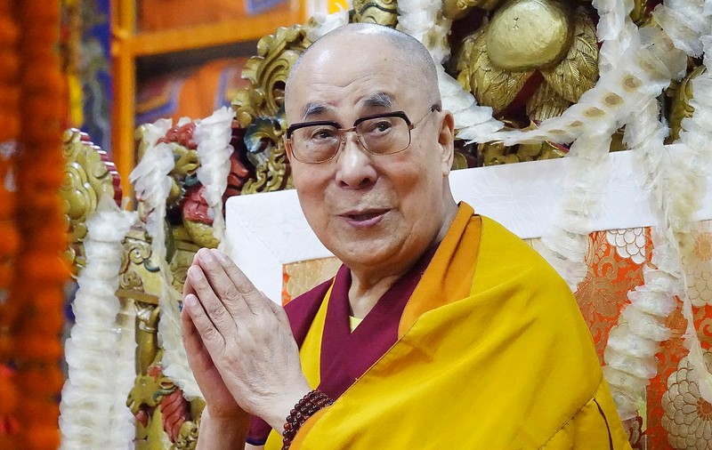 Dalai Lama a împlinit 85 de ani. Liderul spiritual tibetan a lansat un album muzical cu mantre şi învăţături