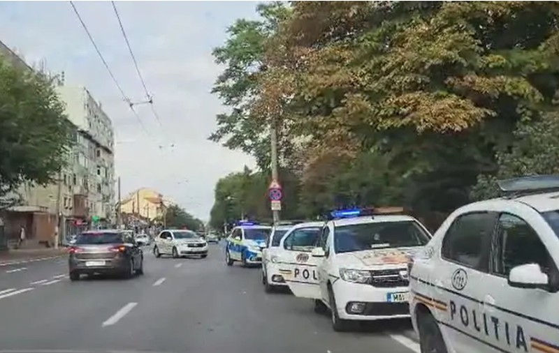 Un bărbat din Timișoara i-a atacat pe polițiști cu făcălețul. Intervenție în forță cu șapte echipaje