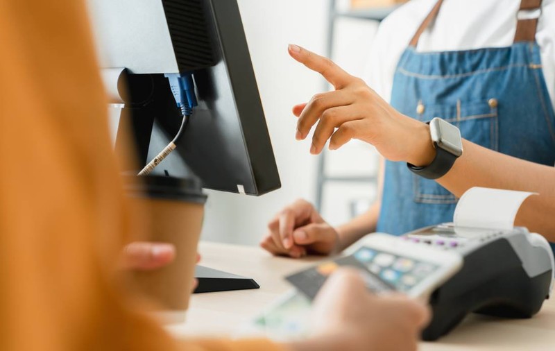 Comercianții nu mai sunt obligați să dea bon fiscal la tranzacțiile cu cardul. Legea a fost publicată în Monitorul Oficial
