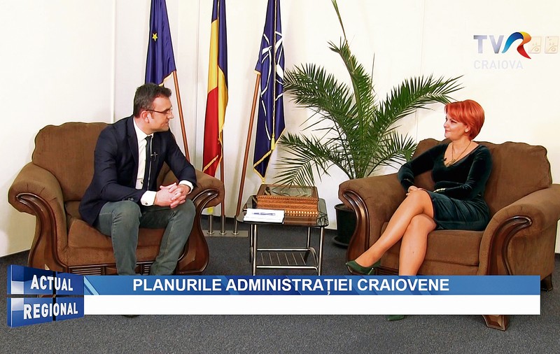 Directorul TVR Craiova i-a luat un interviu fără întrebări Olguței Vasilescu. Ziaristul: „Este spectaculos! Iar arcadele sunt senzaționale…”
