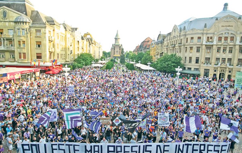 Revoluţie la Timişoara: fanii au protestat faţă de retrogradarea echipei Poli