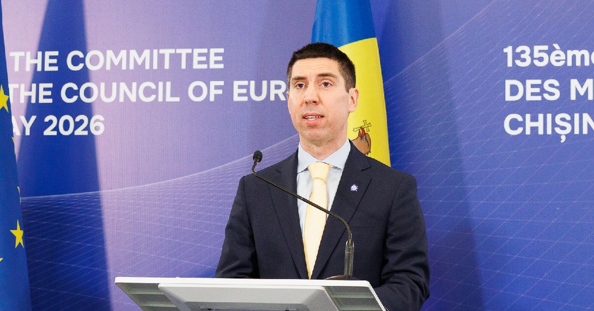 Mihai Popșoi, în timpul unui discurs