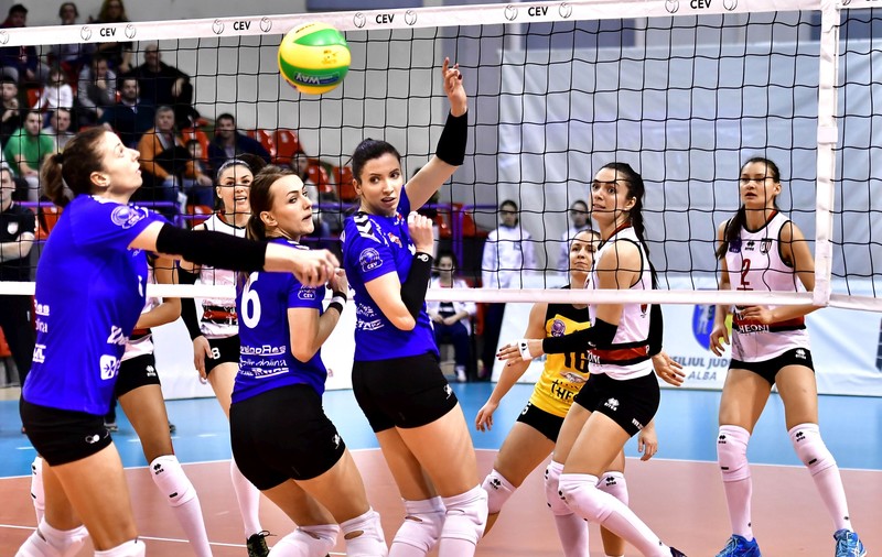 CSM București - Volei Alba Blaj, finala Cupei României la volei feminin. ”Tigroaicele” au cucerit trofeul