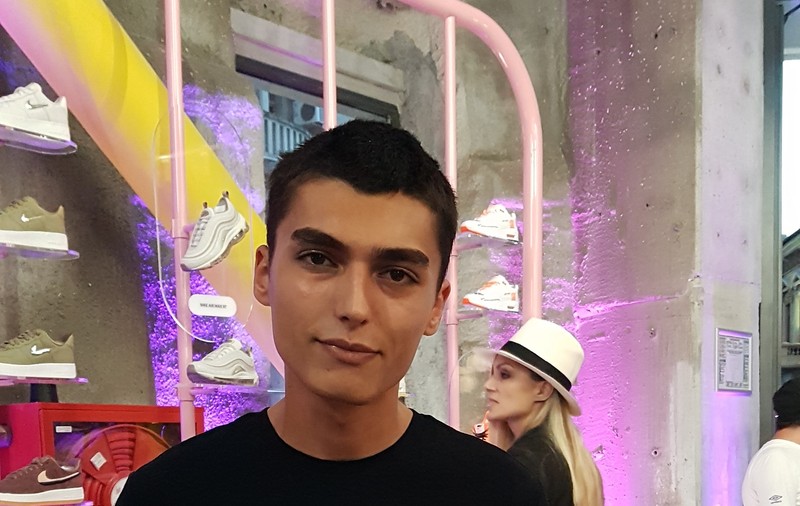 EXCLUSIV/ Cea mai nouă și mai tare fiță din modă: tenișii pictați și personalizați!