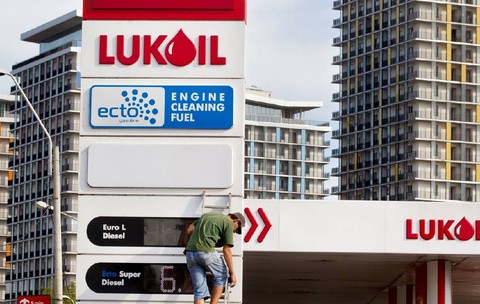 Lukoil și-a vândut activele externe către fondul american Carlyle Group, pentru 22 de miliarde de dolari