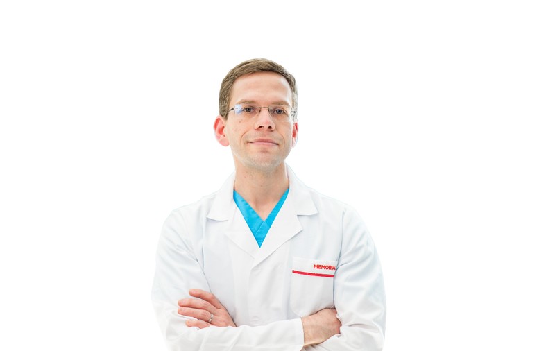 Vieți salvate cu ajutorul tehnologiei. Tumoră duodenală de patru centimetri extrasă printr-o intervenție endoscopică non-invazivă