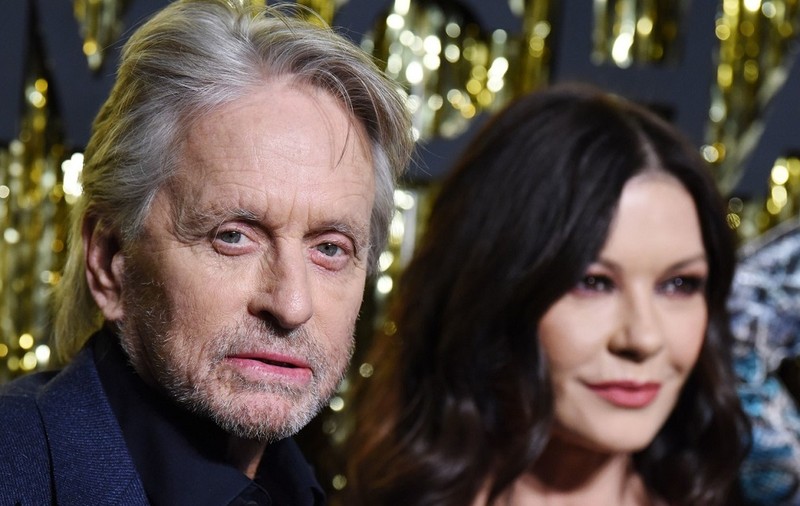 Michael Douglas, de nerecunoscut pe străzile din Paris. Actorul, în vârstă de 78 de ani, și-a făcut o schimbare de look notabilă
