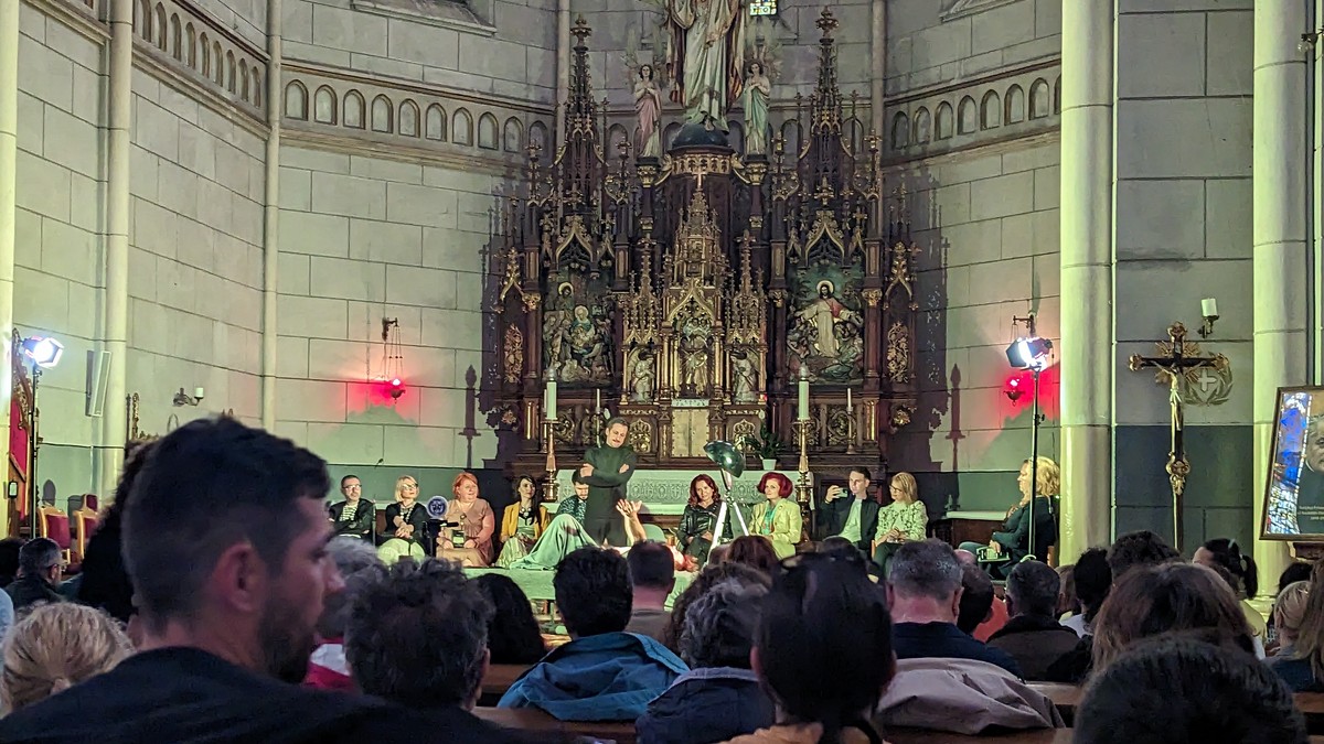 Cum a ajuns o piesă despre dependența de pariuri să fie jucată într-o biserică din Timișoara.