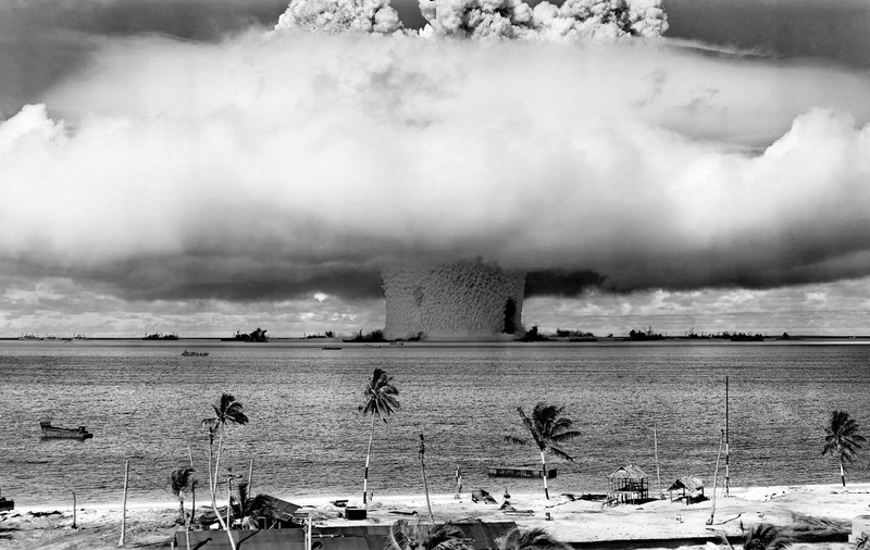 Peste 2.000 de arme nucleare au fost detonate în 80 de ani, iar efectele lor încă se resimt pe glob