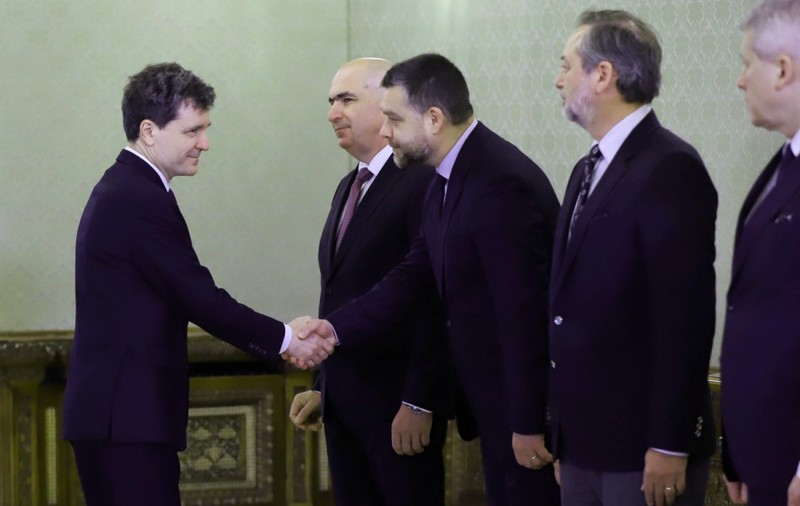 Primele nume pentru un premier tehnocrat au fost deja avansate în negocierile politice. Varianta respinsă categoric de Nicușor Dan