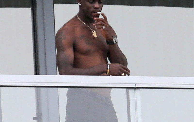 Balotelli sochează din nou: ce excentricitate a mai făcut