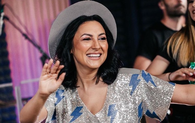 Andra, în costum de baie. Una dintre rarele ocazii când se afișează așa!