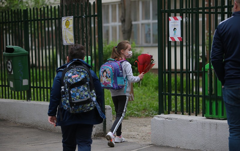 Sorin Cîmpeanu: Renunţarea la masca de protecţie în curtea şcolilor, la latitudinea fiecărei unităţi
