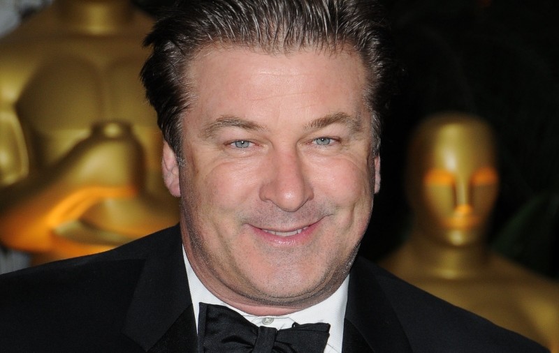 Alec Baldwin donează 1 milion de dolari şcolii la care a învăţat 