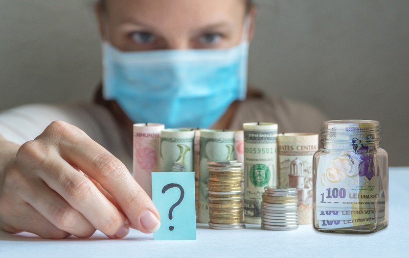 Cum e mai eficient în pandemie: economisire în lei, euro, dolari sau altceva? Trei variante de coș valutar