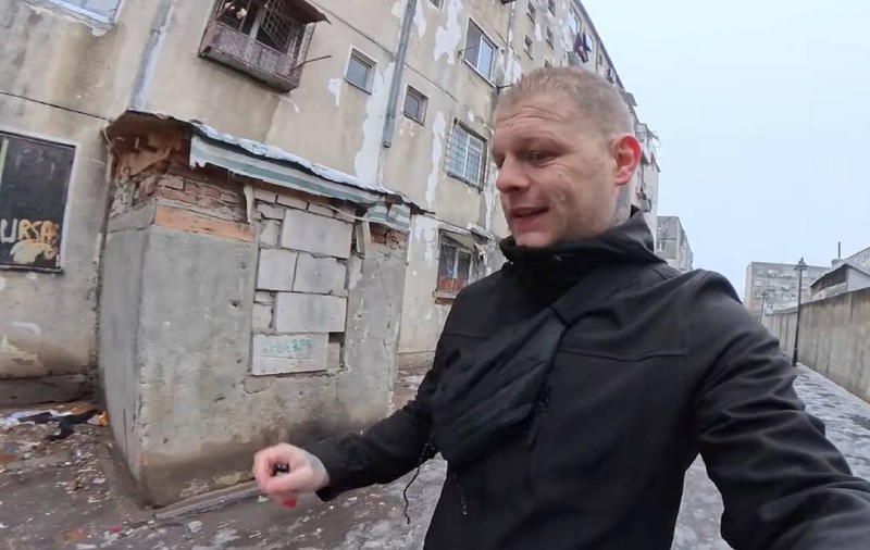 Un vlogger olandez a intrat în Ferentari cu camera pornită, să vadă „cât e de periculos”. Ce a găsit, de fapt, în cartier | VIDEO