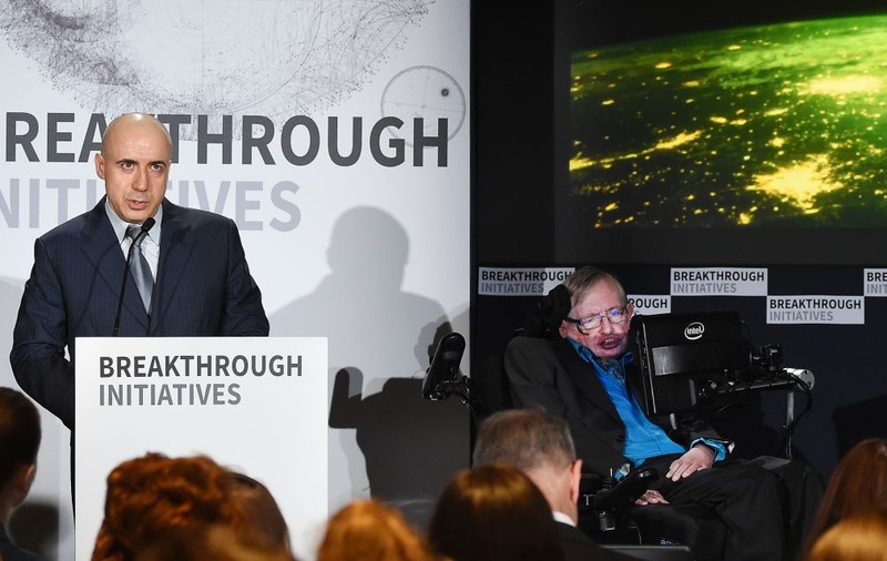 Stephen Hawking şi un miliardar rus, proiect uriaş pentru căutarea  extratereştrilor