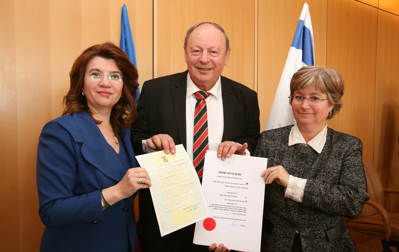 EXCLUSIV / Omul din umbra lui Netaniahu, doctor Herman Bercovitz, consul de onoare al României în Israel