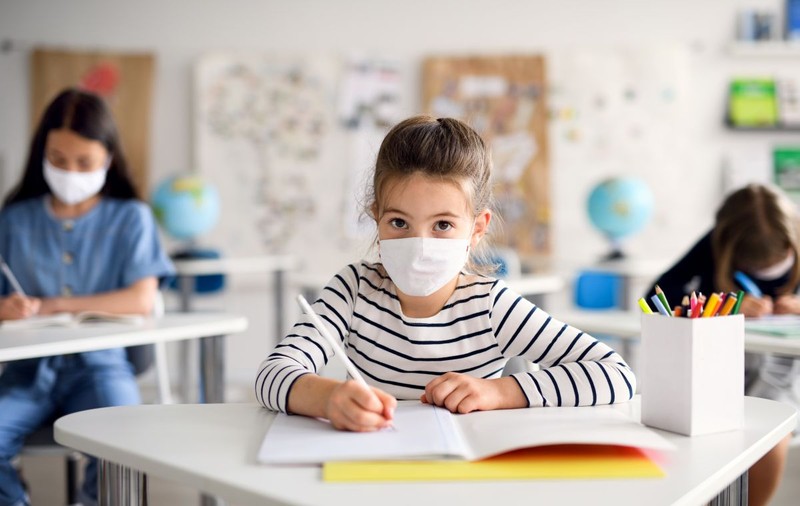 Ministrul sănătăţii, despre purtarea măştii în şcoală de elevii din clasele mici: „Trebuie să devină o regulă”