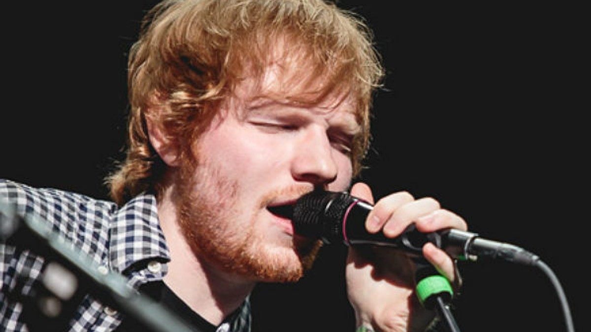 Ed Sheeran a cumpărat toate proprietăţile din jurul casei sale