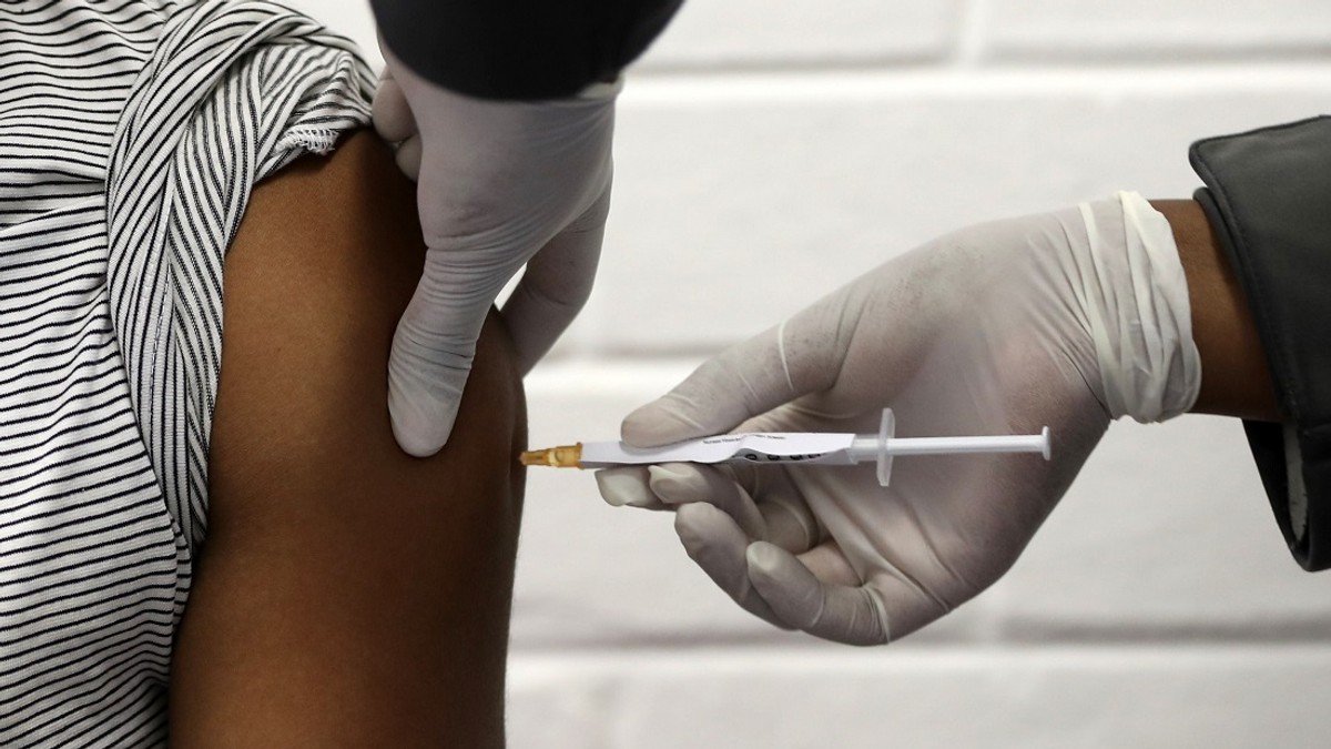 CNN: Vaccinurile sunt sigure, dar o parte uriașă a populației Globului nu și-ar face vaccin anti-Covid. Vaccinare