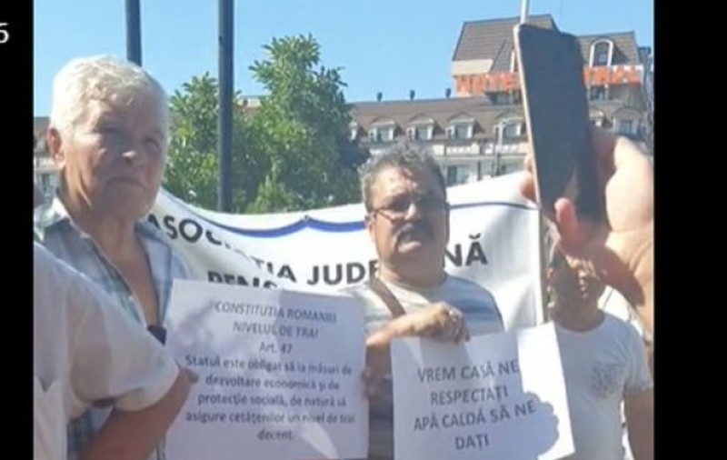 Protest la Ploiești, după ce apa caldă a fost oprită pentru o lună în aproape tot orașul