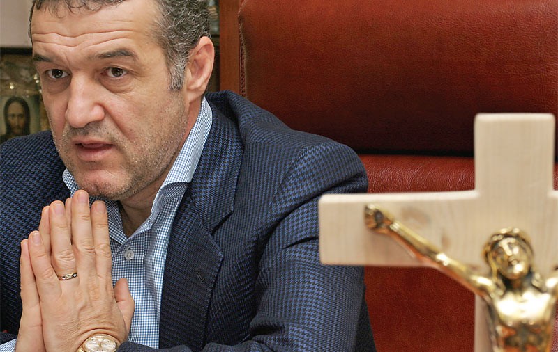 "I-am dat 100.000 € Patriarhului"