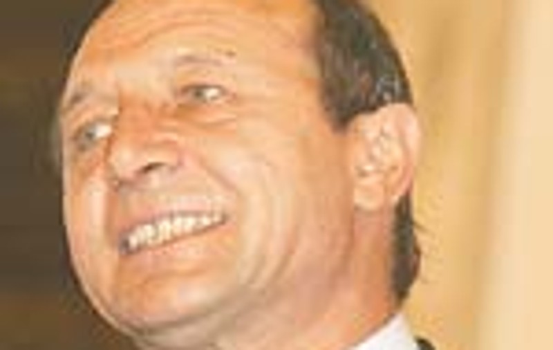 Basescu ii taxeaza pe afaceristii din mass-media
