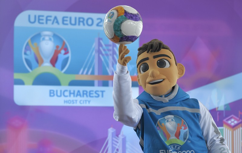 FOTO | S-a lansat mascota oficială Euro 2020 și la București