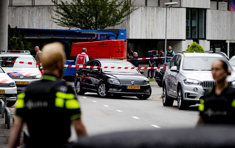 O femeie a fost luată ostatică la un post de radio din Olanda. După o oră, ea a fost eliberată