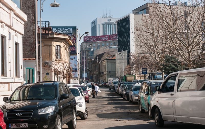 Noile tarife pentru parcare în București. Nu mai este diferență între zone, iar riveranii au adonamente mai ieftine