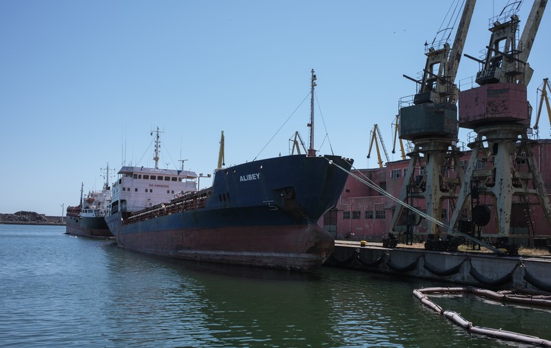 Ce salarii se câștigă în domeniul naval? Cât primesc un pilot vamal vs un ofițer sau un agent maritim