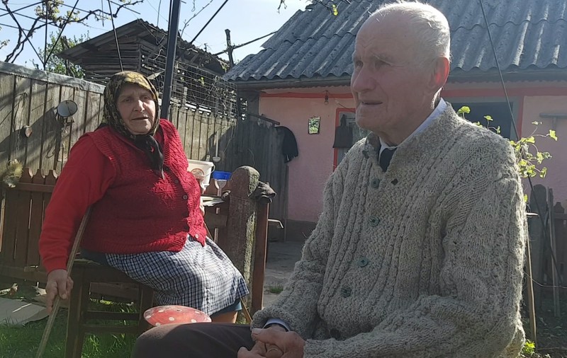 VIDEO/Amintiri din vremuri de război: foamete, bombardamente și frică. Cum au fost evacuați oamenii din Timișești