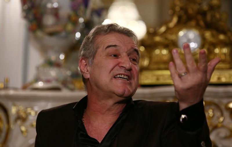 Gigi Becali este cel mai exuberant președinte de club din lume. Portretul făcut de belgienii finanțatorului FCSB: ”Dispreţuitor, rasist, autoritar şi rebel”