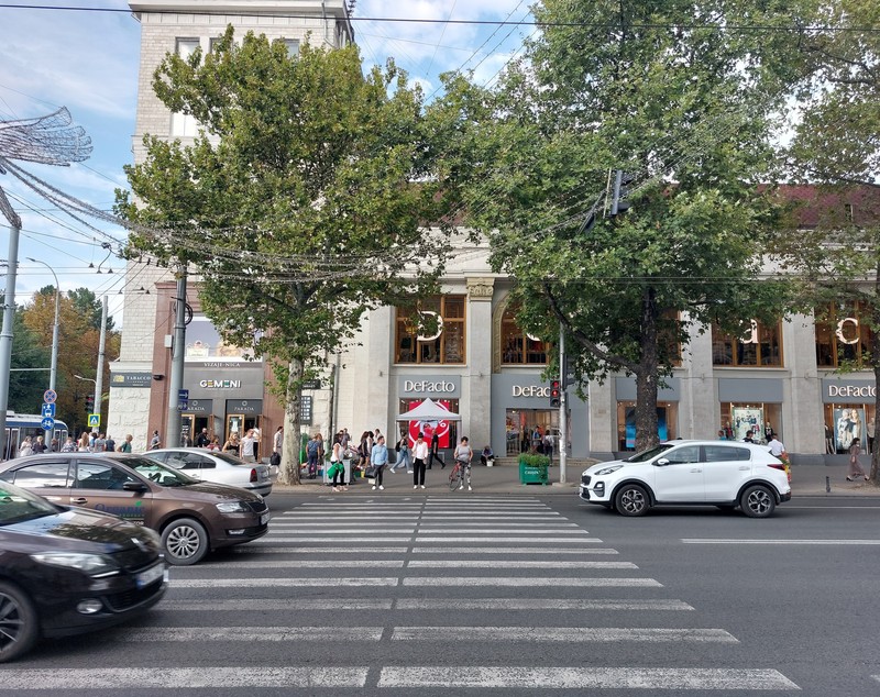 Cum a văzut Chișinăul un locuitor al Bucureștiului, ajuns pentru prima oară acolo. „Ca prostul, am întrebat dacă pot să plătesc cu cardul”