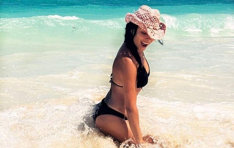 La 43 de ani, Corina Caragea a făcut senzație pe plajele din Hawaii: „Și parcă tot n-am stat suficient”