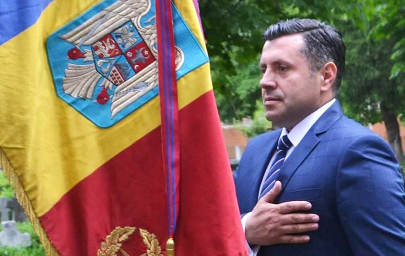 Jongleriile cu case și partide făcute de un fost prefect PSD ajuns secretar de stat PNL. Domnul Panaite de la Mediu