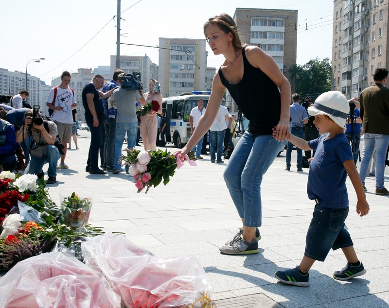 ATENTAT NISA | 84 de morți,  peste 200 de răniți. Promenada, loc de pelerinaj pentru mii de francezi