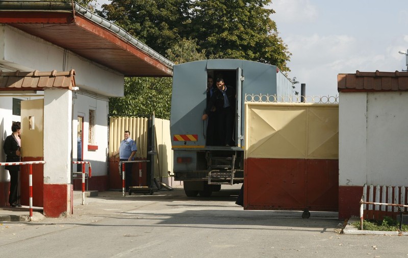 Ca la nebuni! Cinci deţinuţi din Penitenciarul Giurgiu au primit MANDATE de ARESTARE