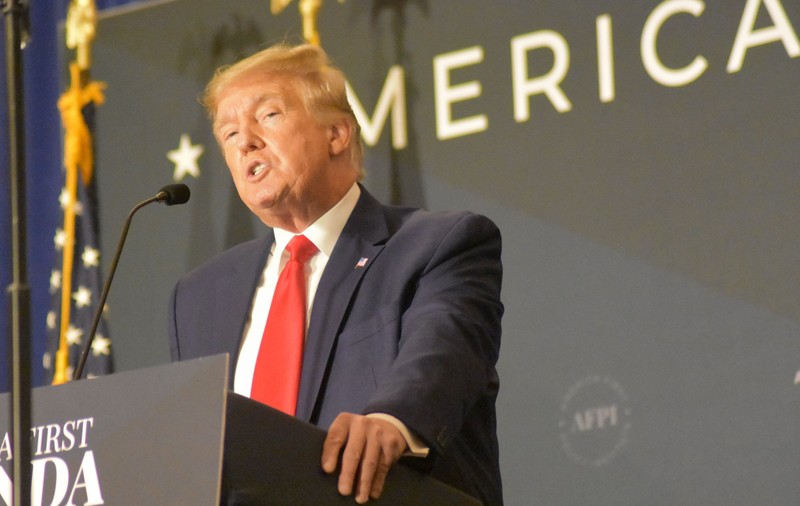 Donald Trump cataloghează drept „farsă” dezvăluirile că FBI a căutat documente clasificate despre arme nucleare în reședința sa