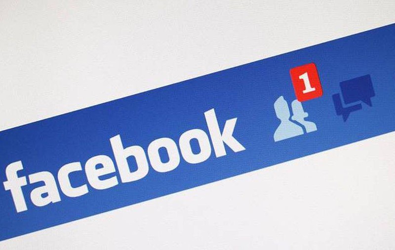 Drapelul României, motiv de REVOLTĂ pe Facebook
