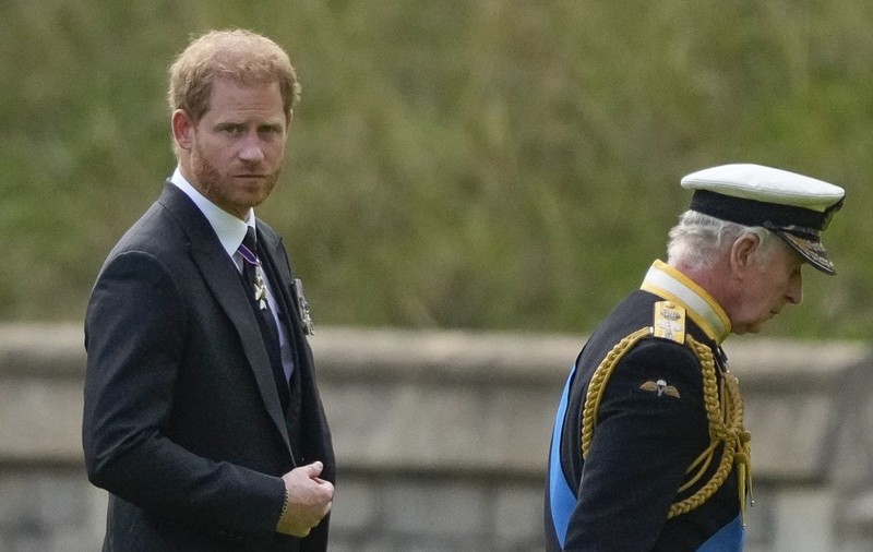 S-a întâmplat după 4 ani de tăcere: Regele Charles s-a întâlnit în secret cu Harry, Meghan și nepoții la Londra