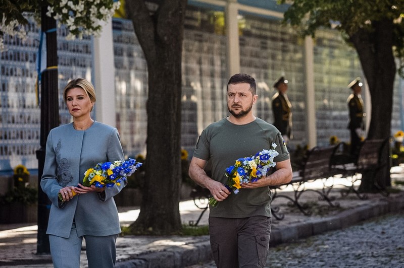De Ziua Independenței, președintele Ucrainei și soția lui au depus flori în memoria soldaților căzuți. Foto: Profimedia