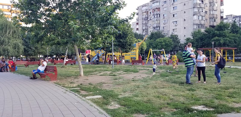 SEBASTIAN - cel mai important parc din Rahova are două locuri de joacă mari