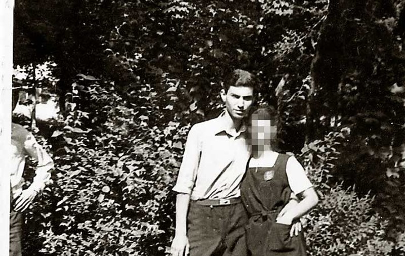 Cum arăta Cristi Borcea la liceu. La 16 ani era idolul elevelor de la ”Industrial 26” din București. Ce dedicații le făcea fetelor