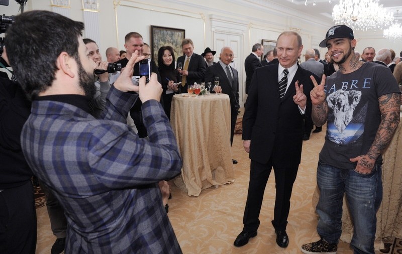 Rapperul Tamati, cunoscut pentru hitul „Welcome to St. Tropez”, a preluat rețeaua Starbucks din Rusia. Ce relație are cu Putin