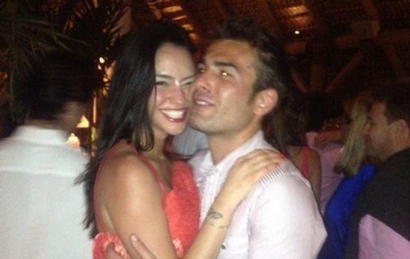 Adrian Mutu și Consuelo, ÎNDRĂGOSTIȚI ca la ÎNCEPUT! Uite cât de tandri sunt în vacanță! FOTO ÎN ARTICOL
