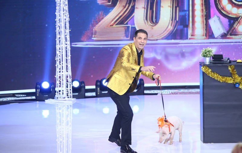 Revelionului Starurilor 2019, din culise: Dorian Popa a rupt ușa de la cabina lui Dan Negru | FOTO