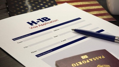 administratia-trump-vrea-modificare-selectie-vize-h-1b-de-100000-dolari